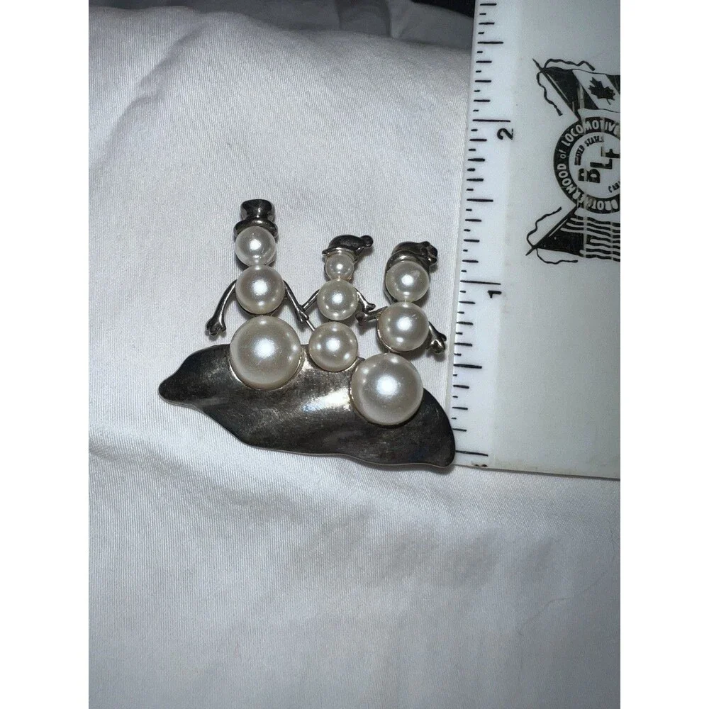 Vintage Faux Pearl Snowman Family-3 Snowmen On Sled-Silver Tone Christmas Pin